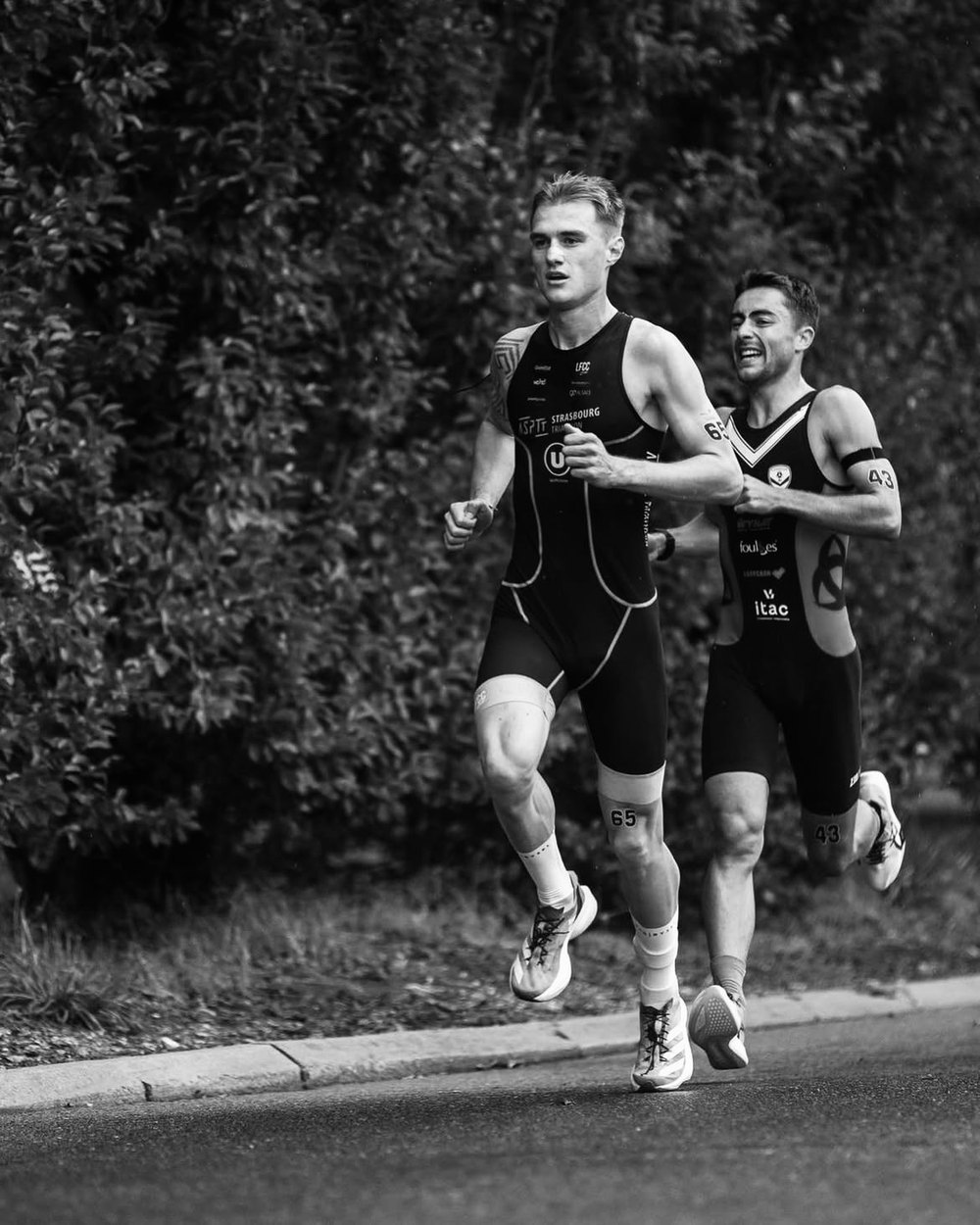 Louis Vanloubbeeck en course lors d'un triathlon
